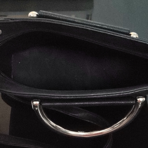 3 for $30 👜Black handbag and cross-body bag - Picture 4 of 4